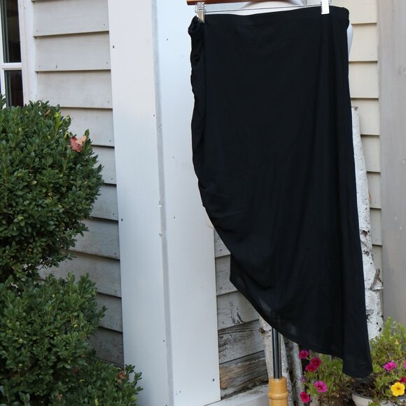 Express Black Angled Side Ruched Hem Pull On Knit Skirt Sz LARGE - Picture 3 of 4